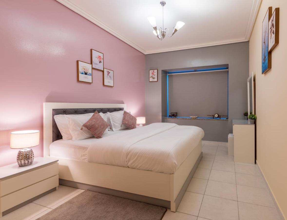 Trinity Holiday Homes - Sheikh Zayed Road Near To Financial Center Metro Station Dubai Exterior foto